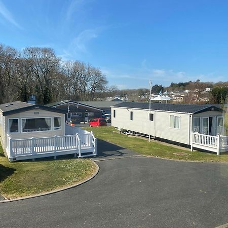 Whitecliff Bay Holiday Park - Most Popular Location Near Pools, Clubs And Beach Бембрідж Екстер'єр фото